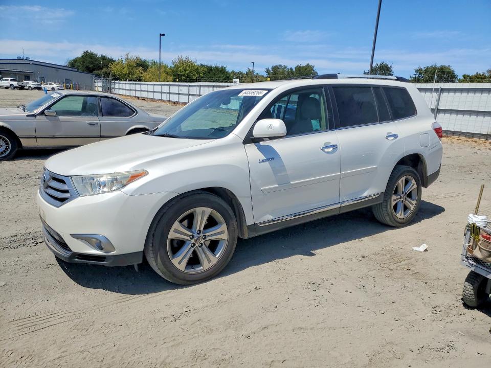 TOYOTA HIGHLANDER 2013 مع رقم تعريف المركبة 5TDDK3EH5DS176766 - صورة من المزاد