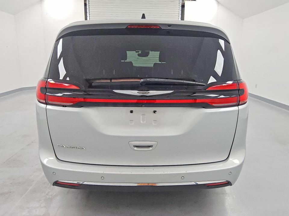 Photo 6 from auction – 2023 CHRYSLER PACIFICA with VIN 2C4RC1BG5PR509192