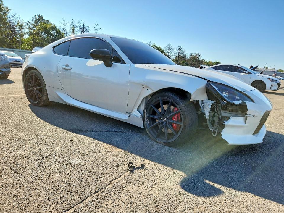 Photo 4 from auction – 2024 TOYOTA GR 86 with VIN JF1ZNBE16R8761366