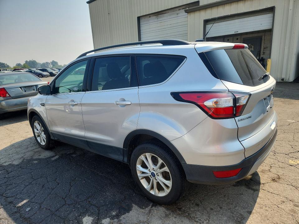 Photo 2 from auction – 2018 FORD ESCAPE with VIN 1FMCU9GD7JUC60948