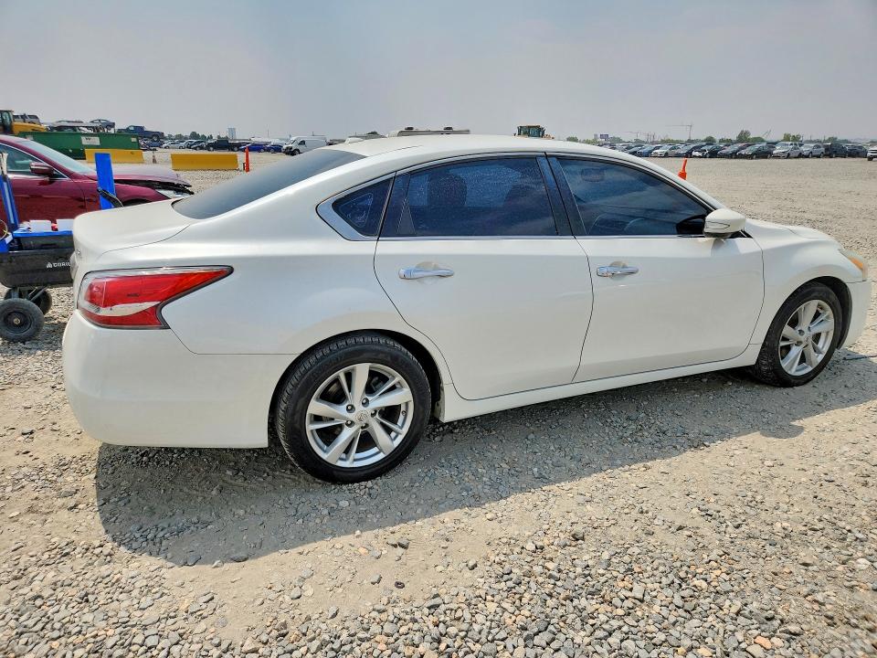 Photo 3 from auction – 2014 NISSAN ALTIMA with VIN 1N4AL3AP6EC124536