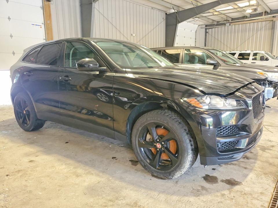 Photo 4 from auction – 2017 JAGUAR F-PACE with VIN SADCJ2BV4HA089905