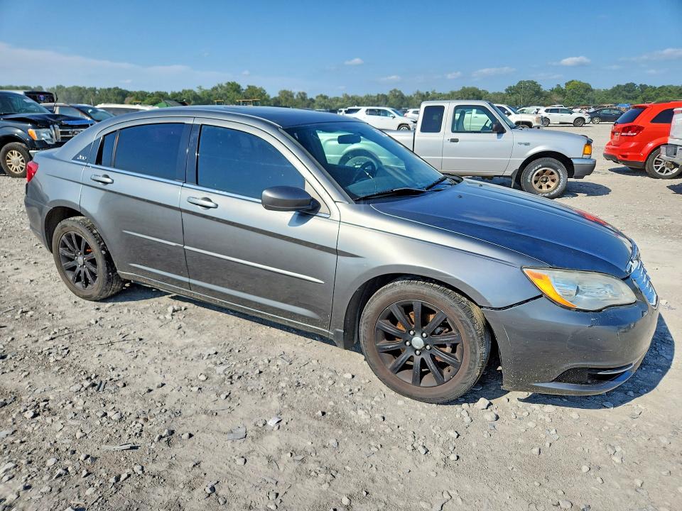 Photo 4 from auction – 2012 CHRYSLER 200 with VIN 1C3CCBBB3CN203443