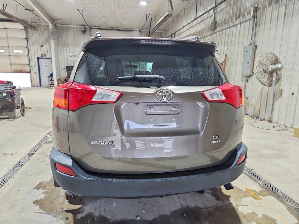 Снимка 6 от търг – 2015 TOYOTA RAV4 с VIN 2T3BFREV0FW264338