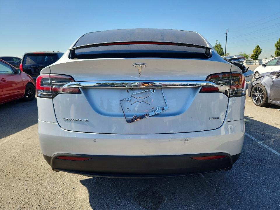 Photo 6 from auction – 2017 TESLA MODEL X with VIN 5YJXCBE23HF058046