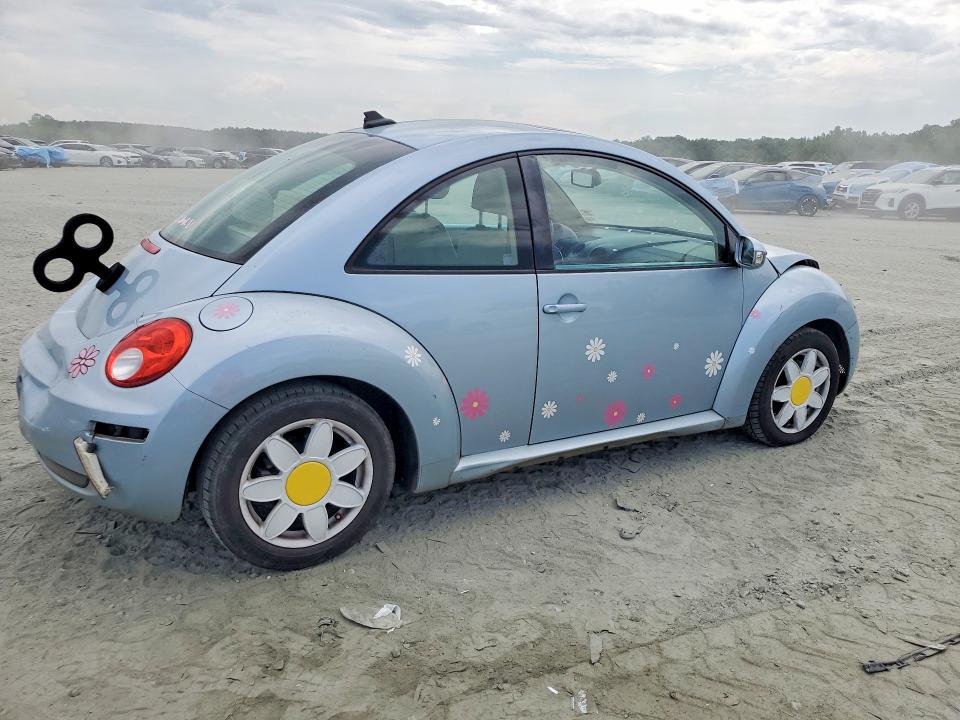 Photo 3 from auction – 2010 VOLKSWAGEN NEW BEETLE with VIN 3VWRW3AG7AM028621