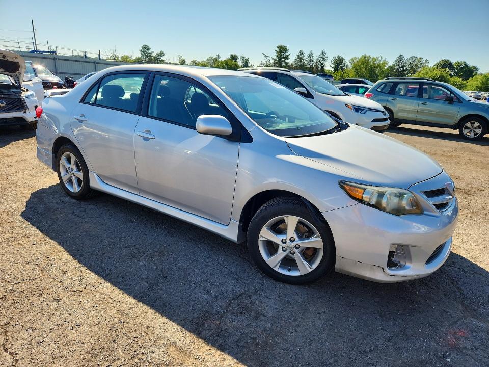 Снимка 4 от търг – 2012 TOYOTA COROLLA с VIN 2T1BU4EE3CC894160