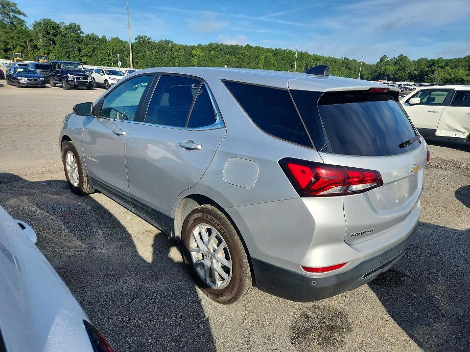 Photo 2 from auction – 2022 CHEVROLET EQUINOX with VIN 2GNAXJEV6N6131577