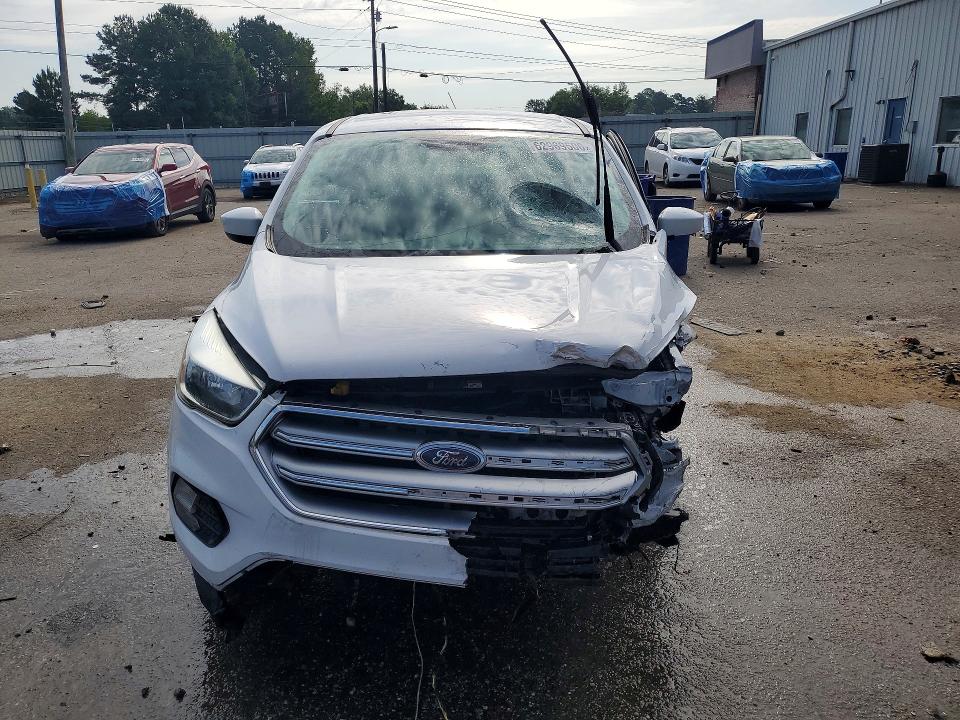 Photo 5 from auction – 2017 FORD ESCAPE with VIN 1FMCU0GD0HUD15536