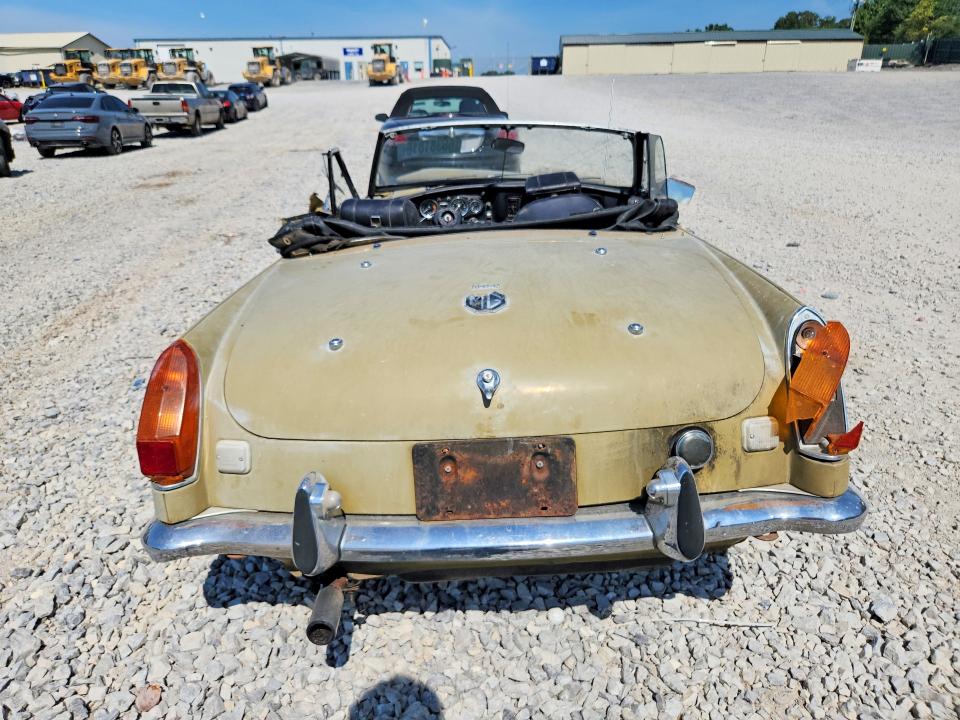 Photo 6 from auction – 1973 MG MGB with VIN GHN5UD300639G