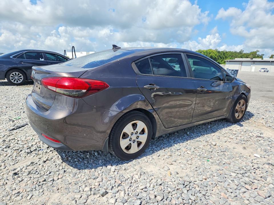 Photo 3 from auction – 2017 KIA FORTE with VIN 3KPFK4A74HE111810