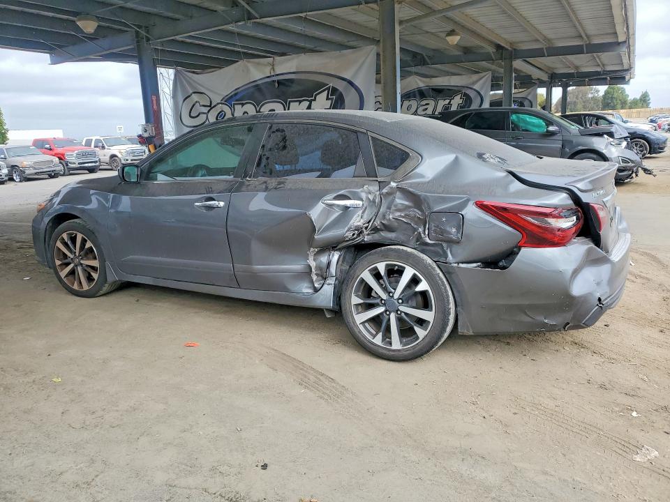 Zdjęcie 2 z aukcji – 2017 NISSAN ALTIMA z VIN 1N4AL3AP1HC113982