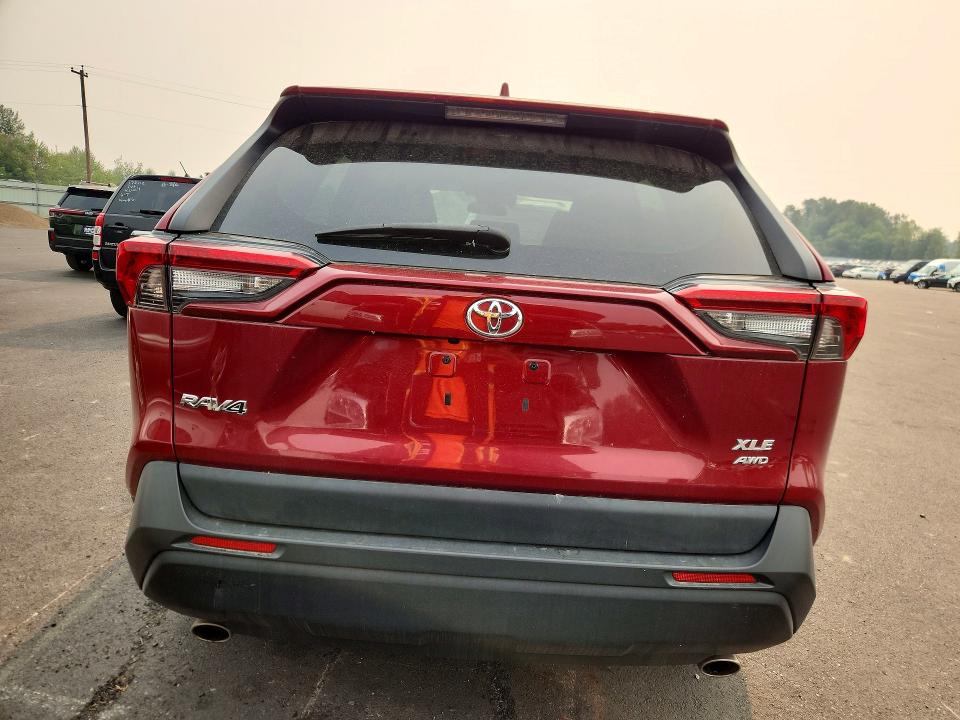 Photo 6 from auction – 2020 TOYOTA RAV4 with VIN 2T3P1RFV0LW100800