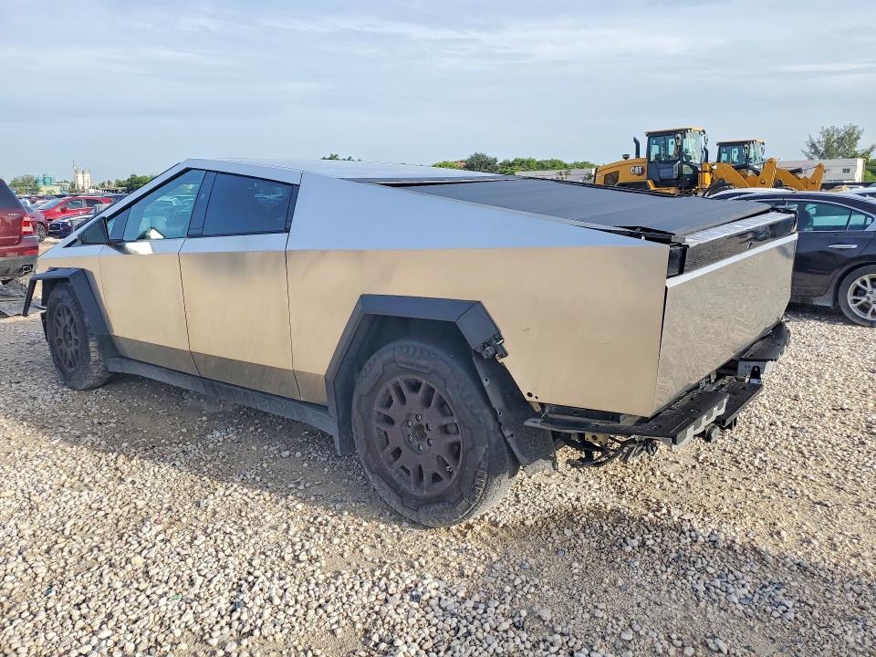 Photo 2 from auction – 2024 TESLA CYBERTRUCK with VIN 7G2CEHED8RA009319