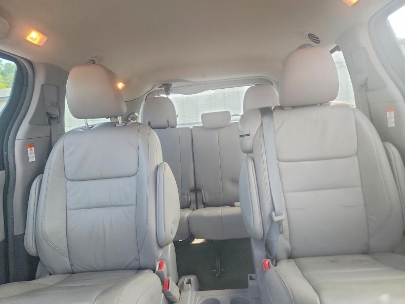 Photo 10 from auction – 2018 TOYOTA SIENNA with VIN 5TDYZ3DC0JS906730