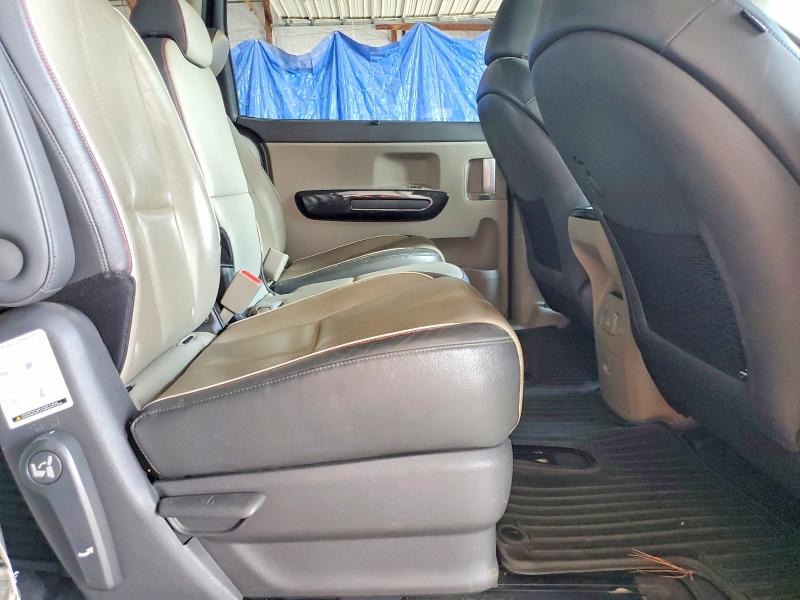 Photo 11 from auction – 2015 KIA SEDONA with VIN KNDMC5C12F6037843