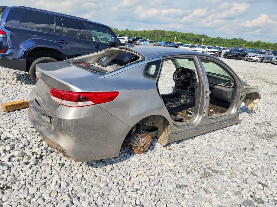 Photo 3 from auction – 2018 KIA OPTIMA with VIN 5XXGT4L36JG259465