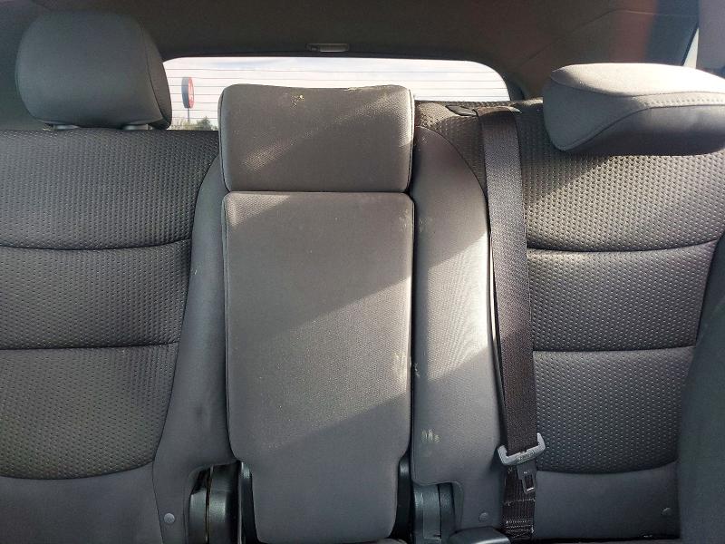 Photo 10 from auction – 2011 KIA SORENTO with VIN 5XYKTCA12BG114670