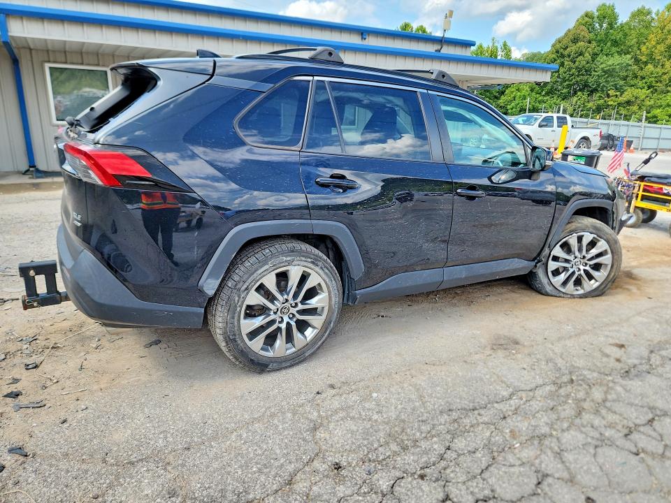 Photo 3 from auction – 2021 TOYOTA RAV4 with VIN 2T3A1RFV8MC244944