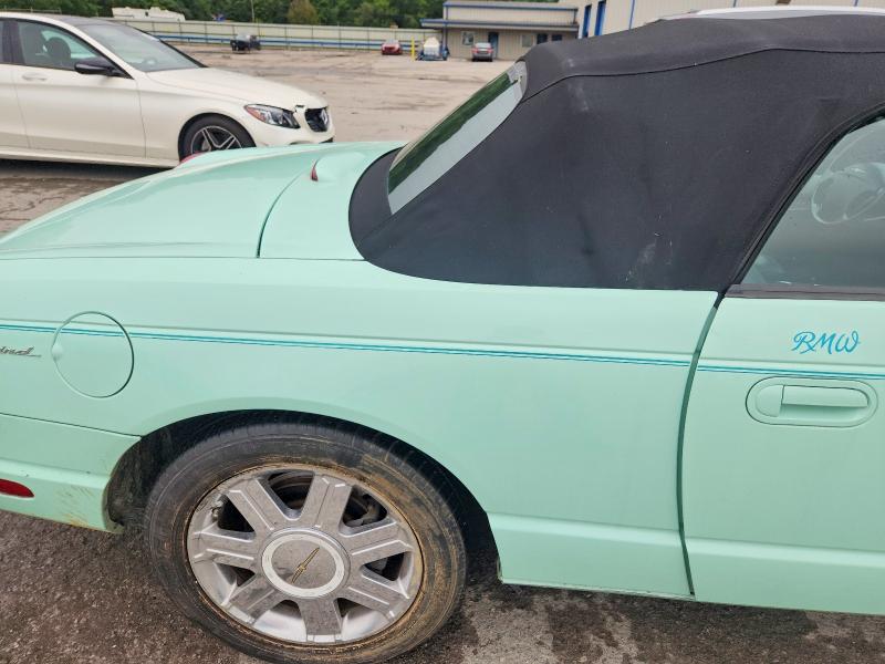 Photo 10 from auction – 2004 FORD THUNDERBIRD with VIN 1FAHP60A94Y100833