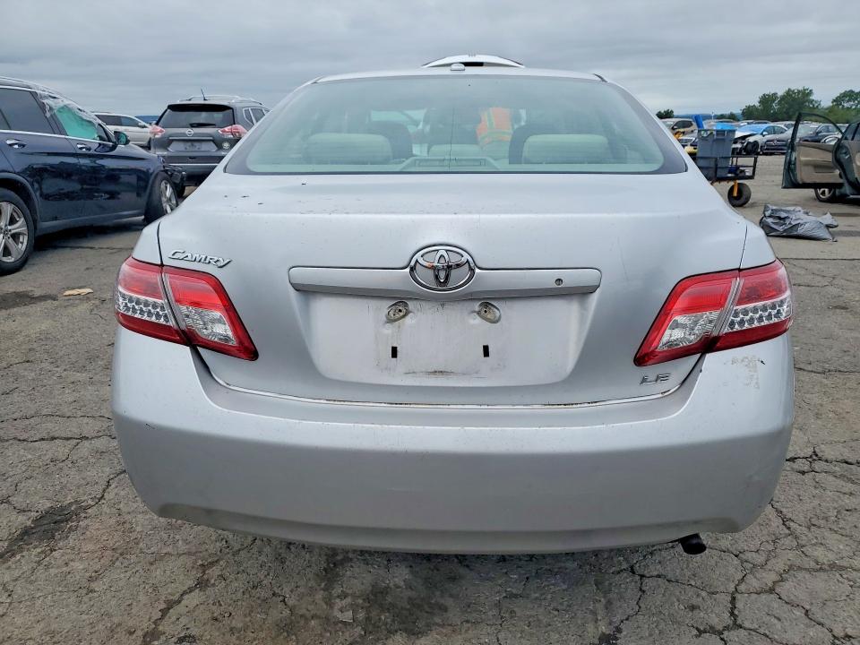 Photo 6 from auction – 2011 TOYOTA CAMRY with VIN 4T1BF3EKXBU171722