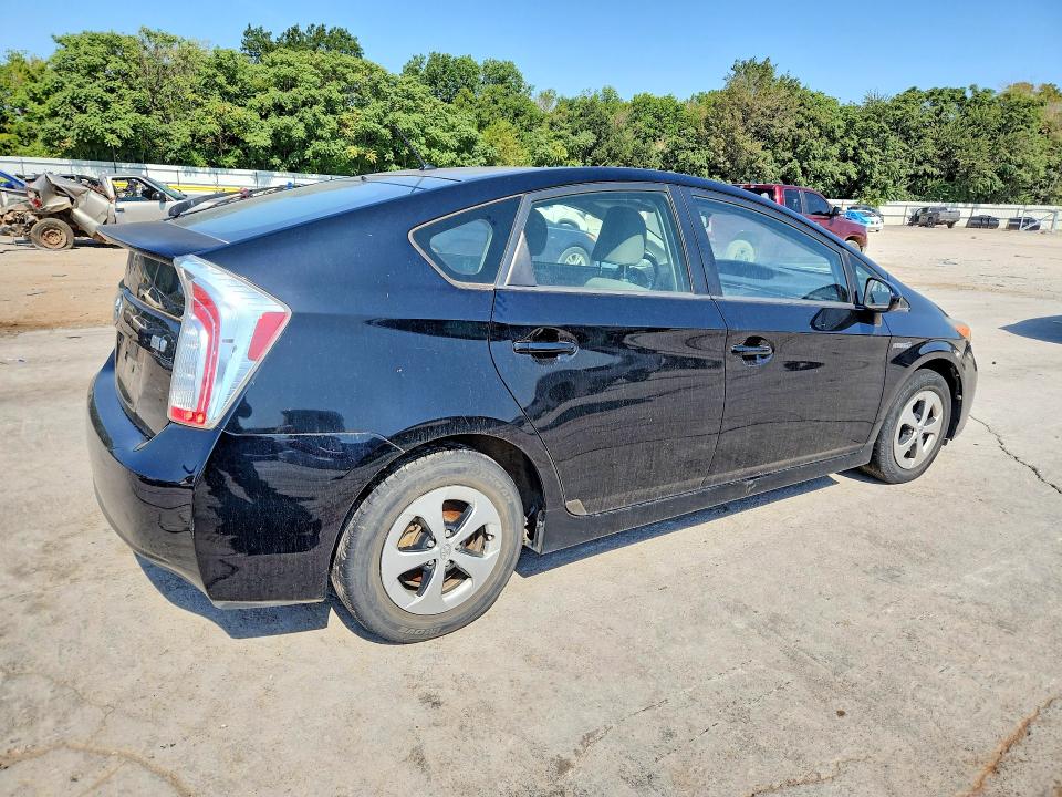 Photo 3 from auction – 2014 TOYOTA PRIUS with VIN JTDKN3DUXE0372171