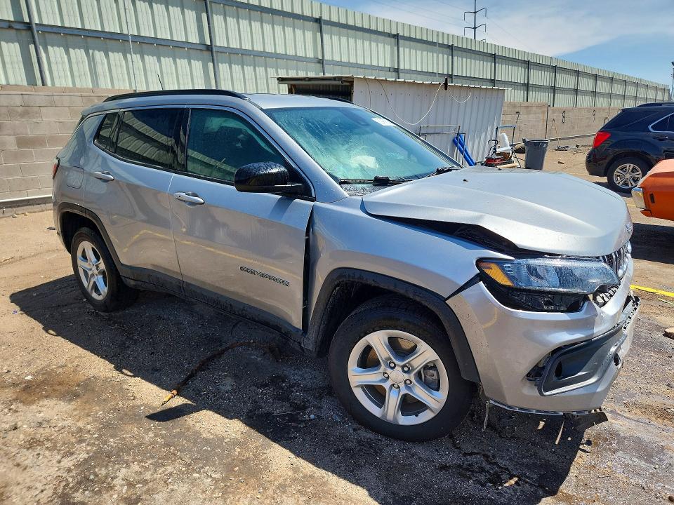 Photo 4 from auction – 2024 JEEP COMPASS with VIN 3C4NJDBN3RT577320