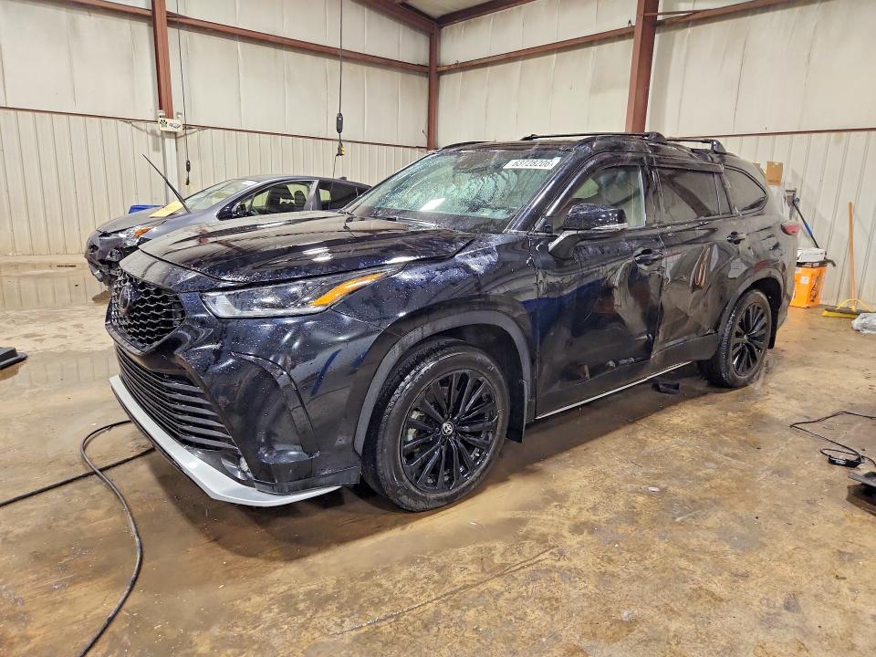 TOYOTA HIGHLANDER 2023 with VIN 5TDKDRBH9PS512612 - Photo from auction