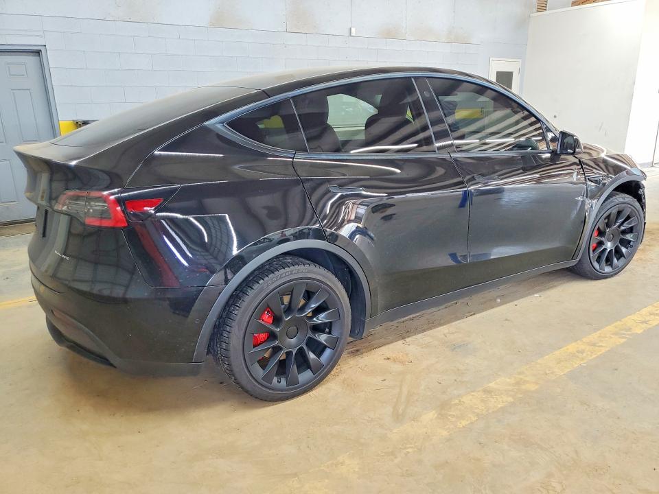Zdjęcie 3 z aukcji – 2021 TESLA MODEL Y z VIN 5YJYGDEEXMF102696