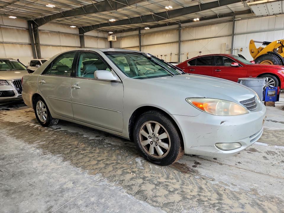 Photo 4 from auction – 2004 TOYOTA CAMRY with VIN 4T1BF32K34U067970