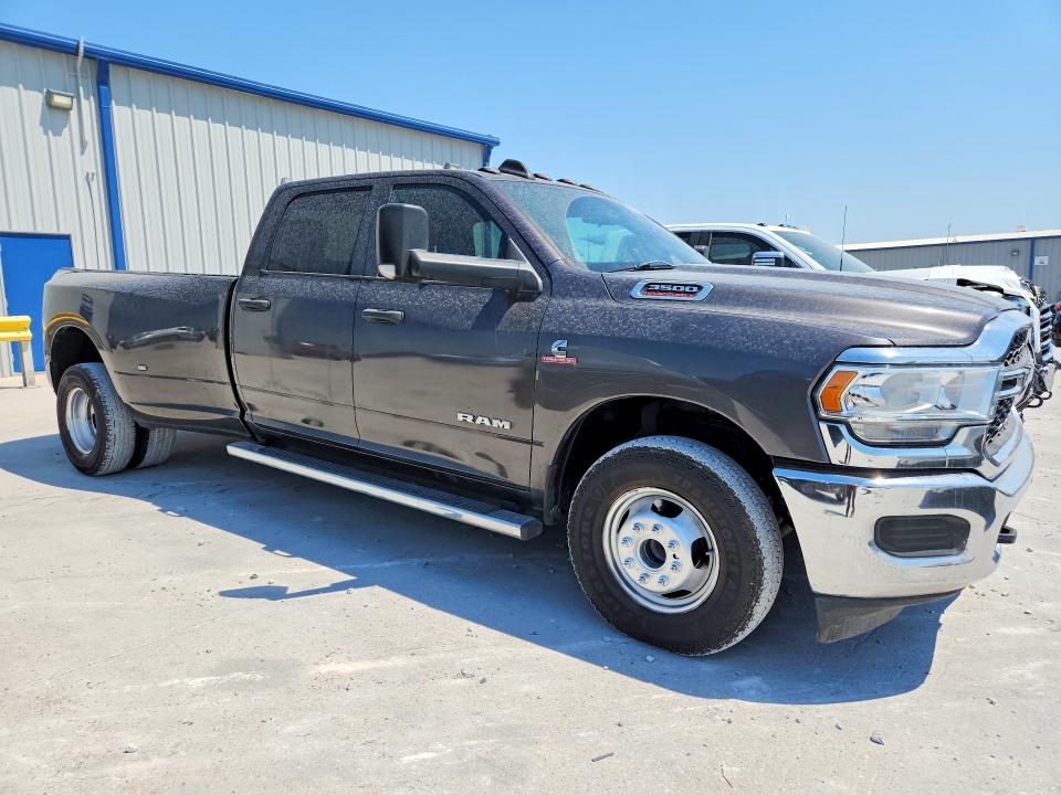 Photo 4 from auction – 2021 RAM 3500 with VIN 3C63RPGLXMG671650