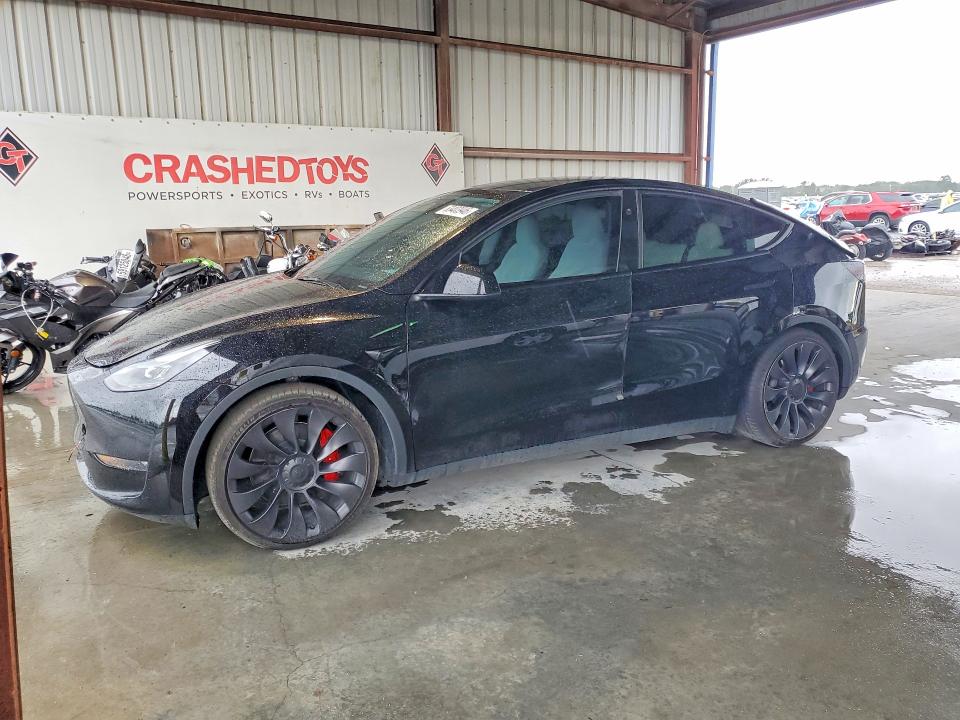 TESLA MODEL Y 2024 с VIN 7SAYGDEF0RF038851 - Фото с аукциона