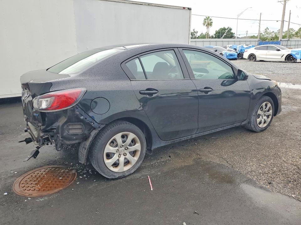 Photo 3 from auction – 2013 MAZDA 3 with VIN JM1BL1U73D1788432