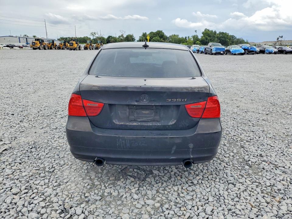 Photo 6 from auction – 2011 BMW 335 with VIN WBAPN7C54BF183853