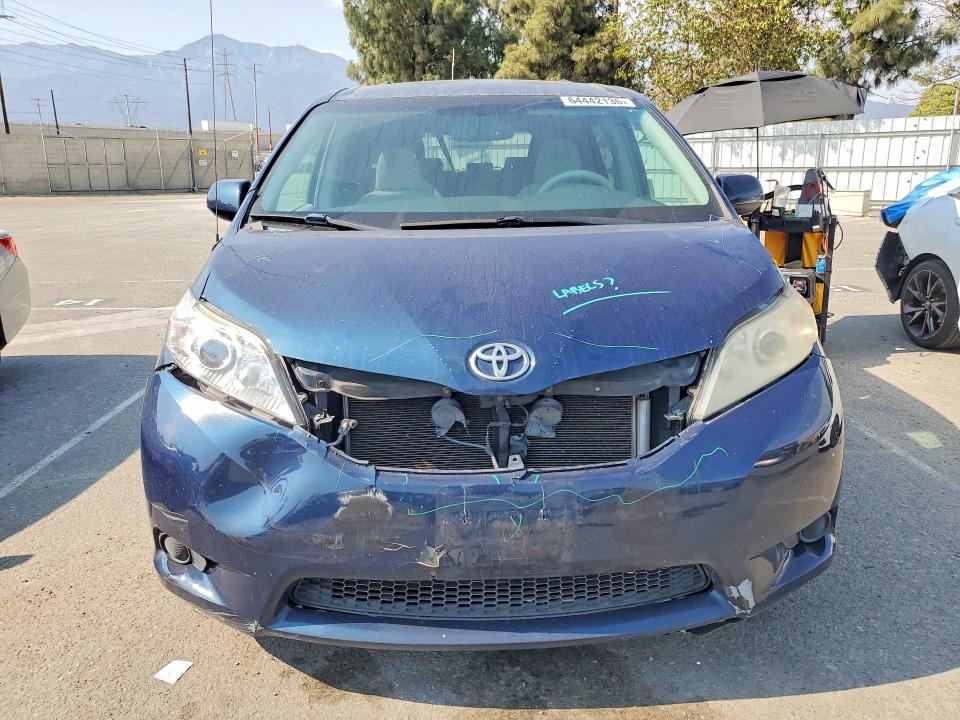 Photo 5 from auction – 2012 TOYOTA SIENNA with VIN 5TDKK3DC1CS273183