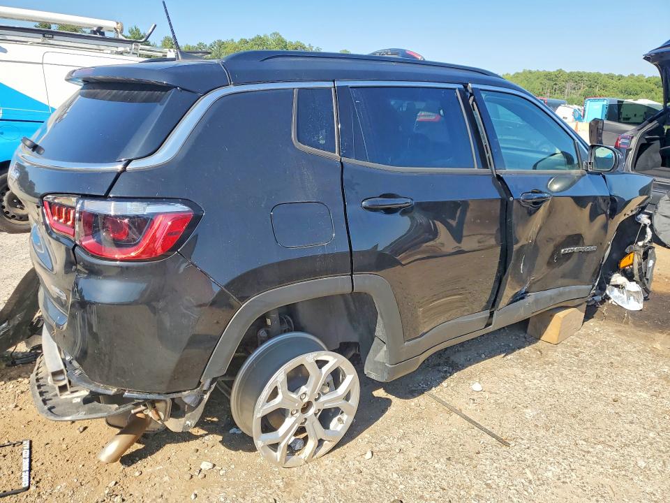 Photo 3 from auction – 2025 JEEP COMPASS with VIN 3C4NJDBN2ST517700