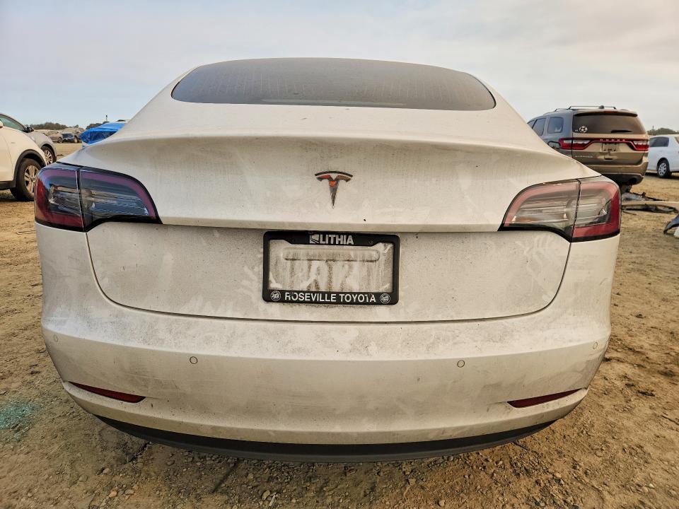 Photo 6 from auction – 2018 TESLA MODEL 3 with VIN 5YJ3E1EA8JF154691