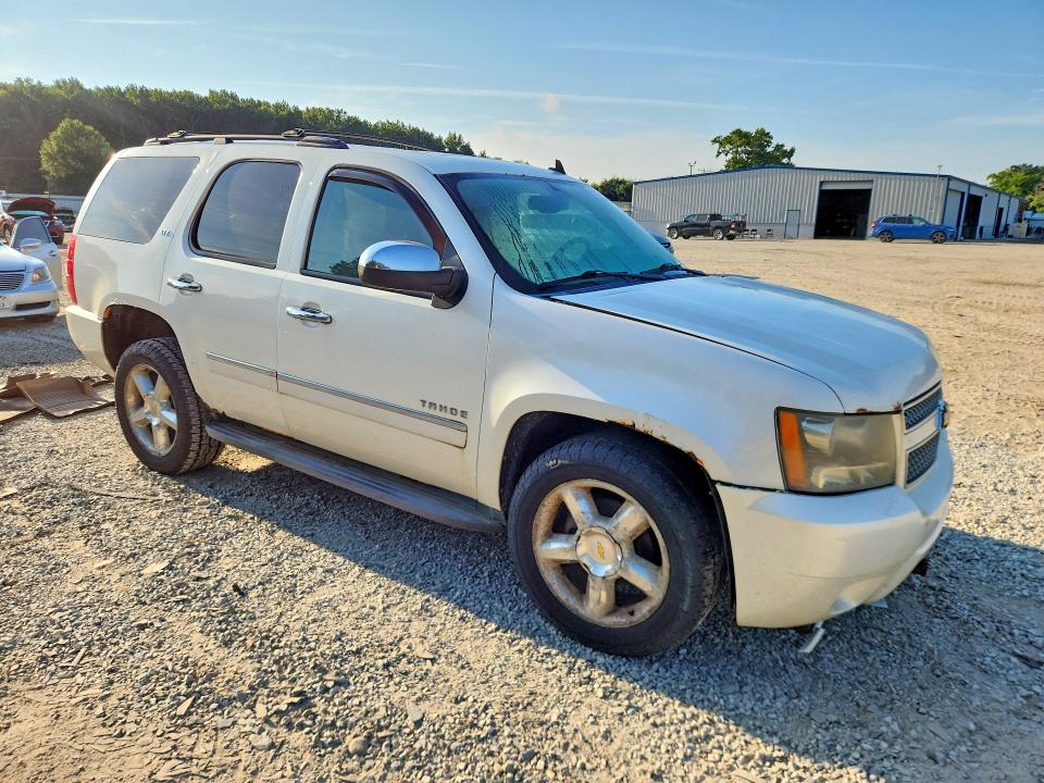 Photo 4 from auction – 2010 CHEVROLET TAHOE with VIN 1GNUKCE00AR264460