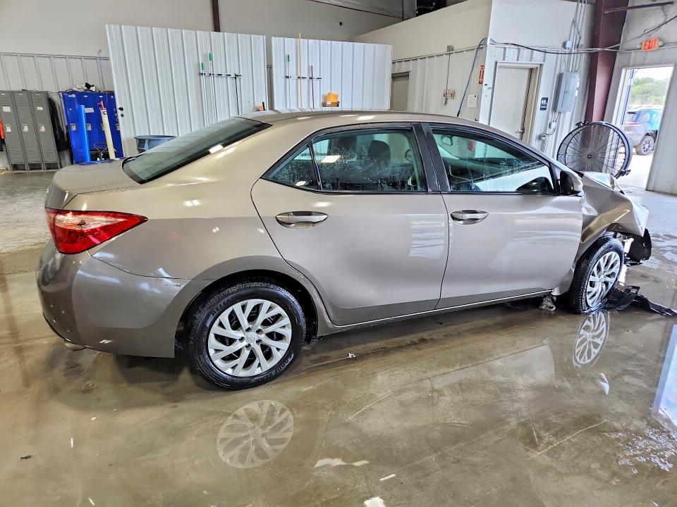 Photo 3 from auction – 2018 TOYOTA COROLLA with VIN 2T1BURHE6JC036445