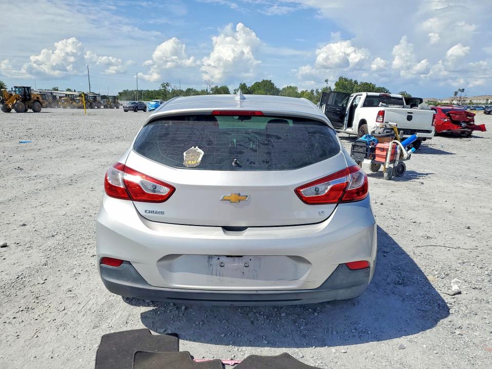 Photo 6 from auction – 2017 CHEVROLET CRUZE with VIN 3G1BE6SMXHS598415
