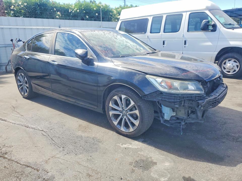 Photo 4 from auction – 2015 HONDA ACCORD with VIN 1HGCR2E51FA239774