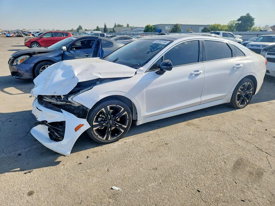 2022 KIA K5