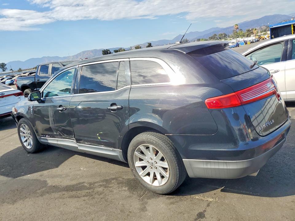 Photo 2 from auction – 2014 LINCOLN MKT with VIN 2LMHJ5NKXEBL59059