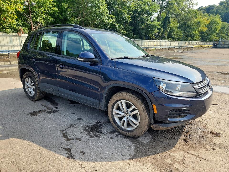 Снимка 4 от търг – 2016 VOLKSWAGEN TIGUAN с VIN WVGBV7AX8GW578512