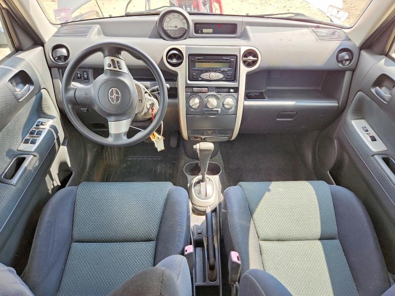 Foto 8 de la subasta – 2006 SCION XB con VIN JTLKT324164110448