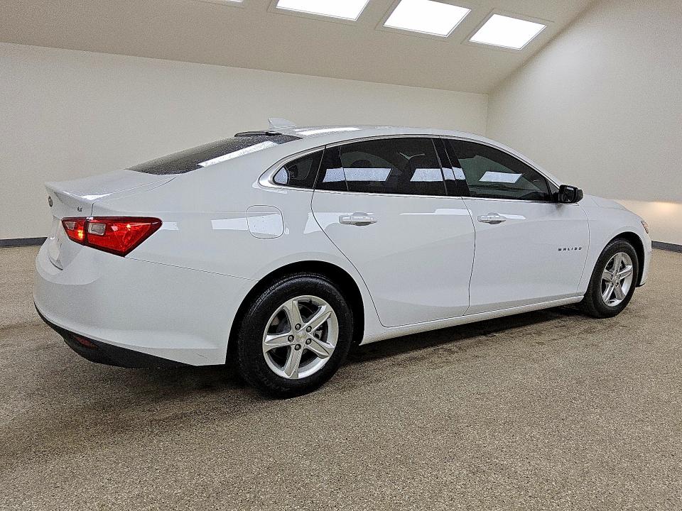 Photo 3 from auction – 2023 CHEVROLET MALIBU with VIN 1G1ZD5ST4PF177943