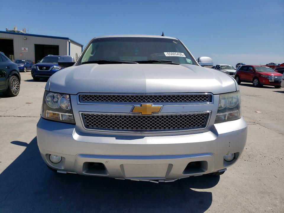 Photo 5 from auction – 2013 CHEVROLET SUBURBAN with VIN 1GNSCJE08DR116697