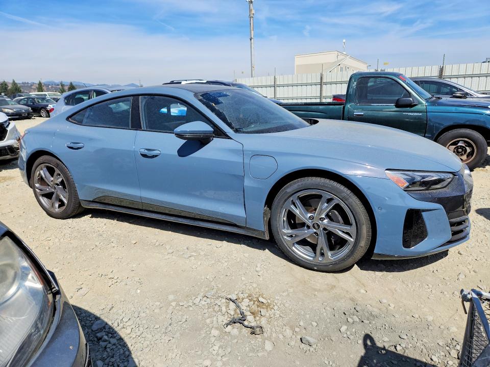 Photo 4 from auction – 2022 AUDI E-TRON GT with VIN WAUDJBFW4N7003873