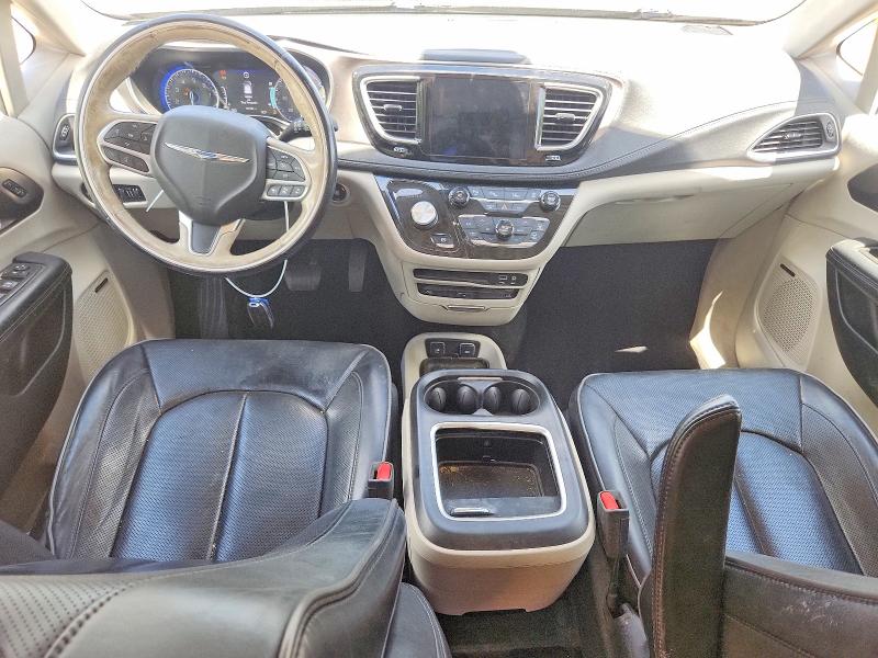 Zdjęcie 8 z aukcji – 2017 CHRYSLER PACIFICA z VIN 2C4RC1GG8HR670470