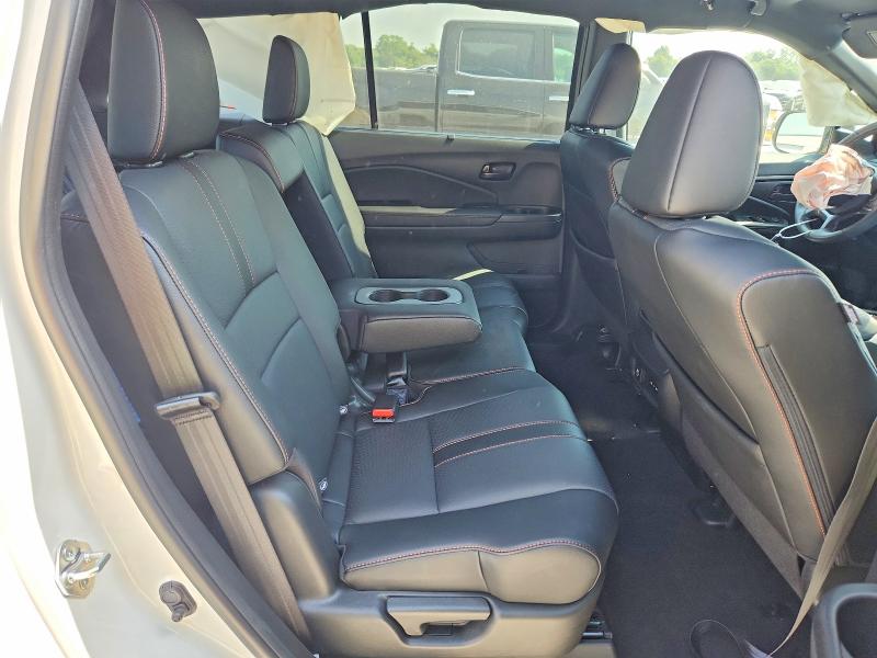 Photo 10 from auction – 2025 HONDA PASSPORT with VIN 5FNYF8H67SB012255